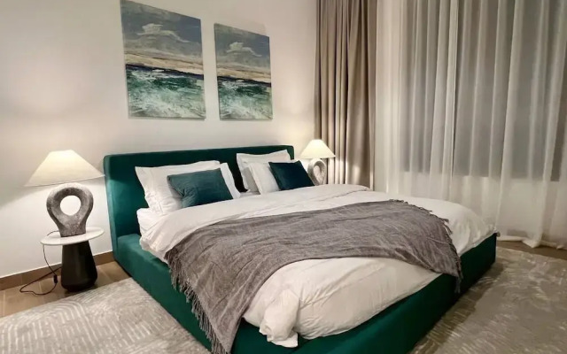 Stylish 1BR Apartment in La Sirene