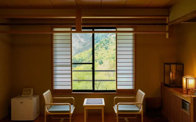 Nakanoyu Onsen Ryokan