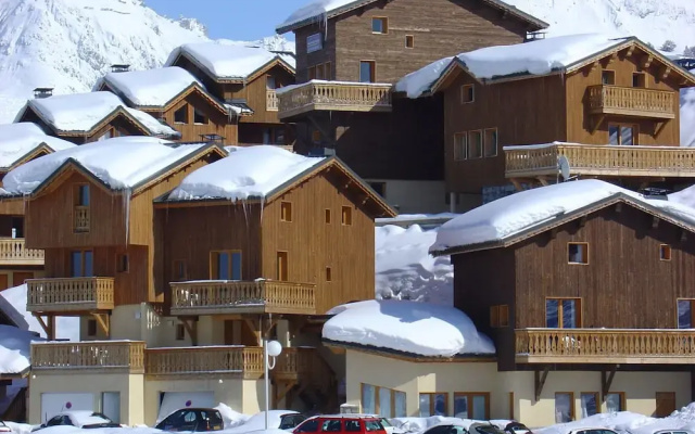 Chalet on Sunny Slopes of Plagne