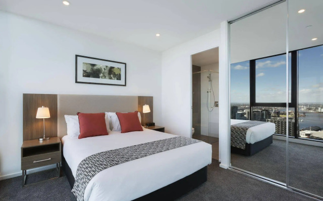 Melbourne Short Stay Apartments on Lonsdale