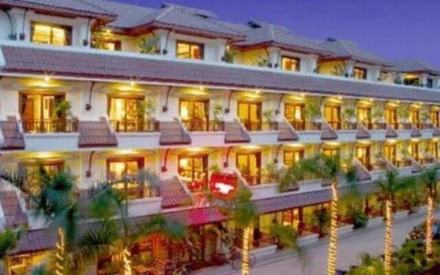 Отель Nirvana Boutique Hotel Таиланд, Паттайя - 1 отзыв об отеле, цены и фото номеров - забронировать отель Nirvana Boutique Hotel онлайн вид на фасад