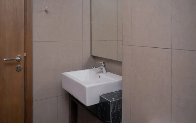Comfy And Modern Look 2Br At Yukata Suites Apartment