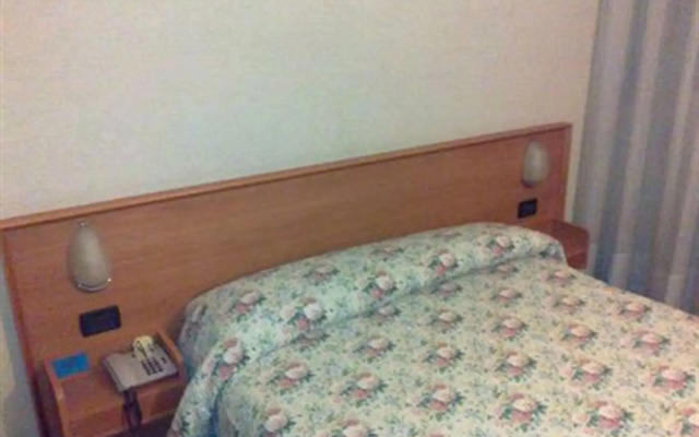 Отель Engadina