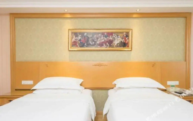 Vienna Hotel (Guangzhou Baiyun Airport Zhongluotan)
