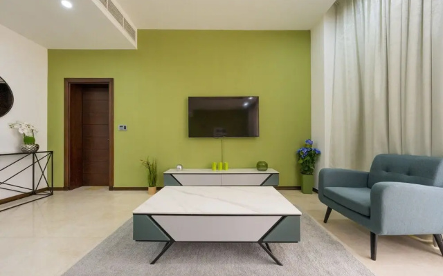 Modern beachfront 1BR apartment