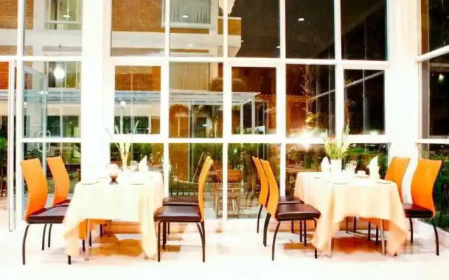 Center Park Service Apartment & Hotel