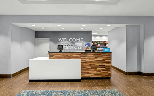 Hampton Inn Omaha/West Dodge Road (Old Mill)