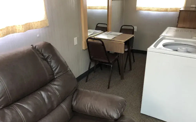 Town N' Country Motel and Shuttle