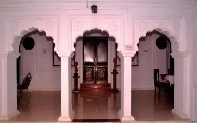 MPT Sheesh Mahal, Orchha