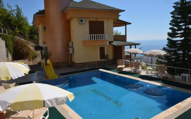 Luxury 5 Bedroom Villa With Communal Pool, Alanya Villa 1038