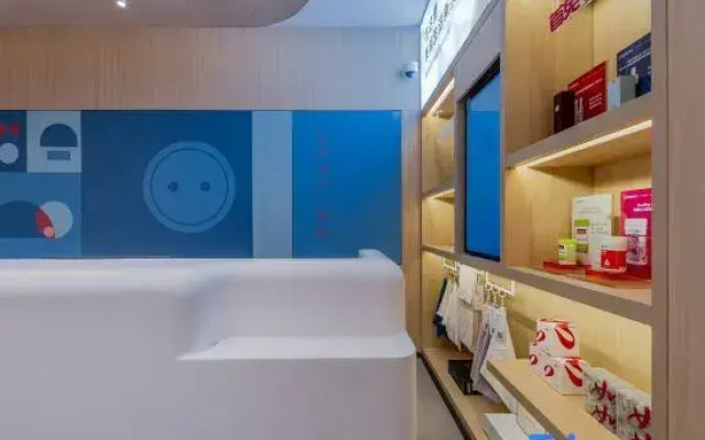 Homeinn · neo (Shanghai Hongqiao Railway Station National Exhibition and Convention Center Branch)