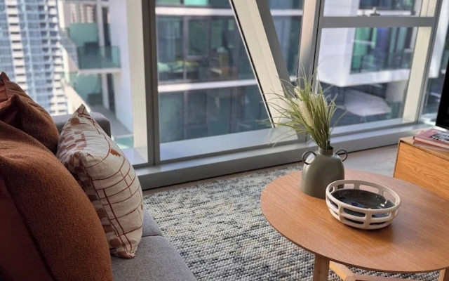 Luxury 2-bedroom Apartment in the Heart of Melbourne