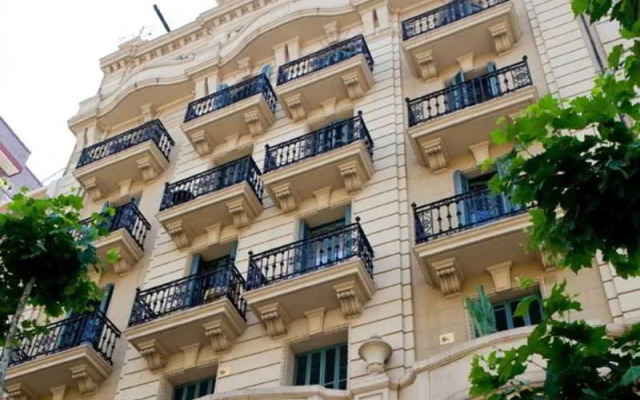 Отель Hostal Martinval вид на фасад