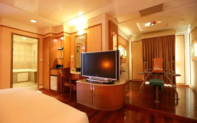 Royal Group Motel Tainan Branch
