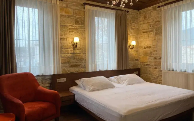 Yeni Foca Dionysos 1789 (+12 Adults Only)
