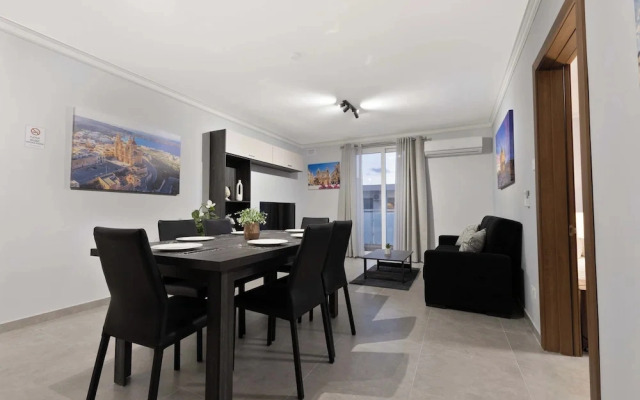 Spacious 2BR Podium Marina near Valletta