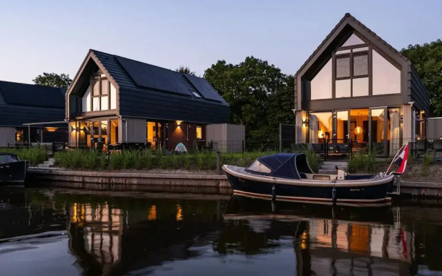 Water Villa in Balk With Lake Access