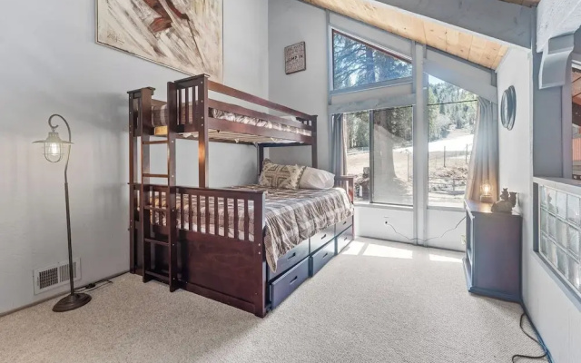 Ski-In Ski-Out Summit Townhouse