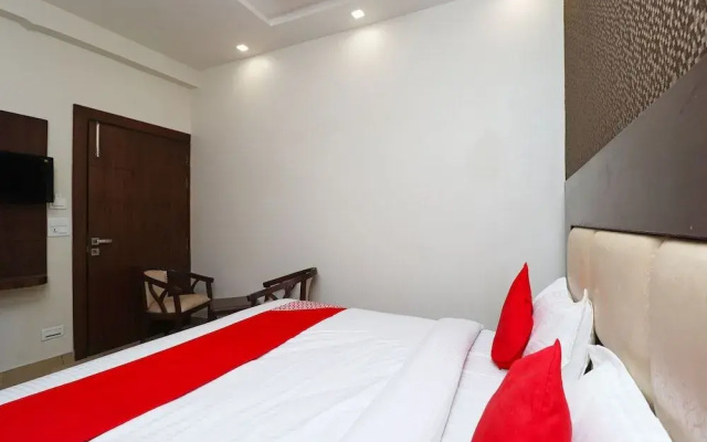 OYO 29175 Hotel Rp 74