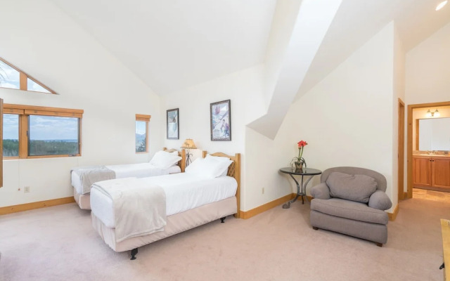 Bear Creek Lodge 409 4 Bedroom Condo by Alpine Lodging Telluride