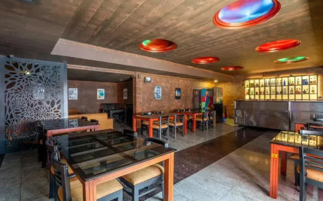 OYO 30084 Hotel Seagate