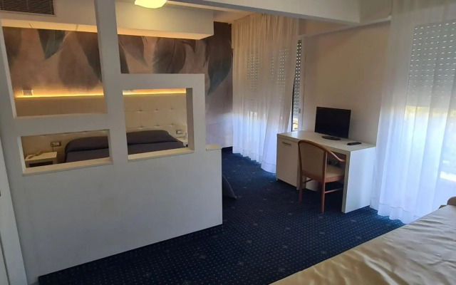 Hotel Eros