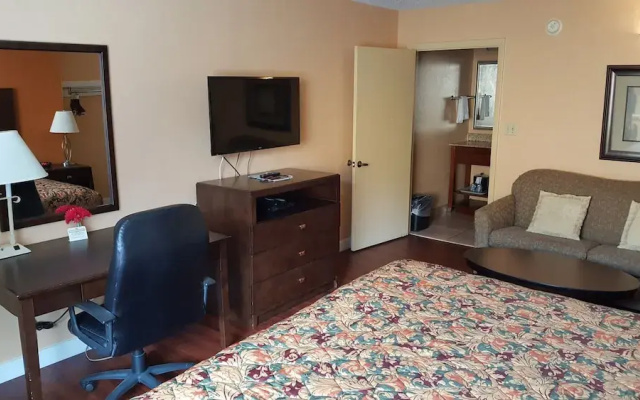 Camelot Inn