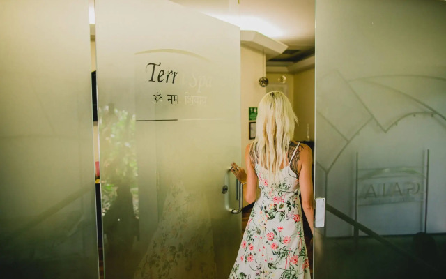 Gaia Hotel And Reserve
