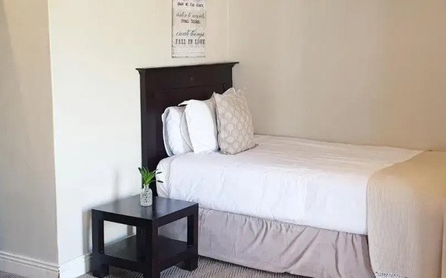 African Sands Bed & Breakfast