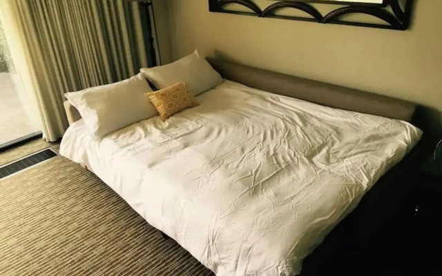 2BR Napa Getaway Side-by-side Condos Golf View