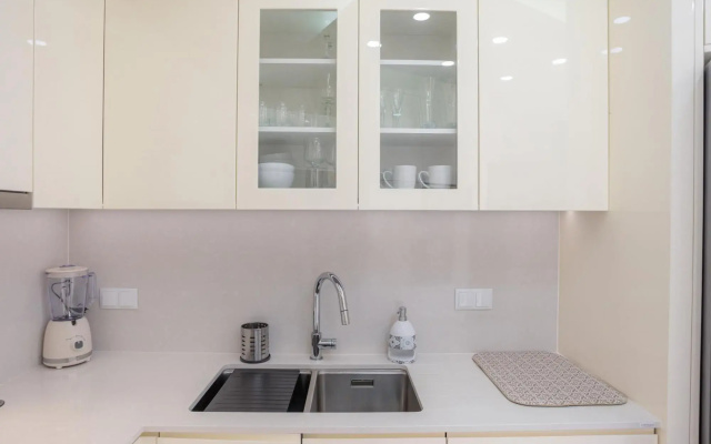 Terrace Beach Apartment by Rent4all