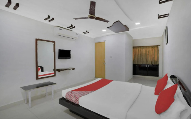 Flagship 83069 Hotel Rudra Palace