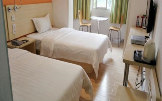 Отель 7 Days Inn Shenzhen Futian Bagua Third Road Branch Шэньчжэнь комната для гостей