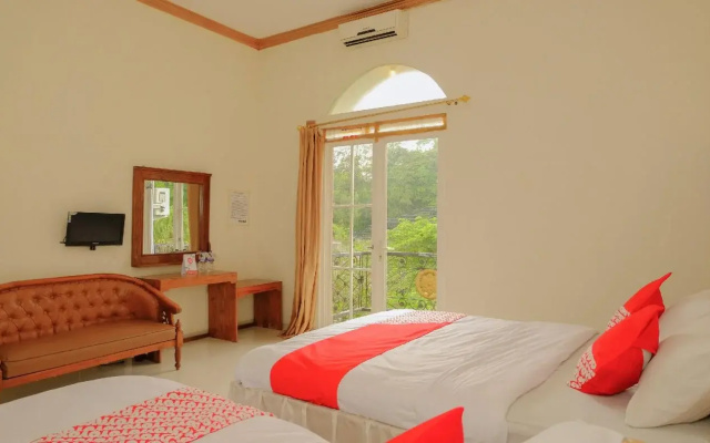 Loji Rejo Guest House By OYO Rooms