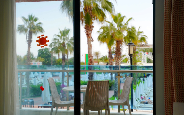 Club Aqua Plaza