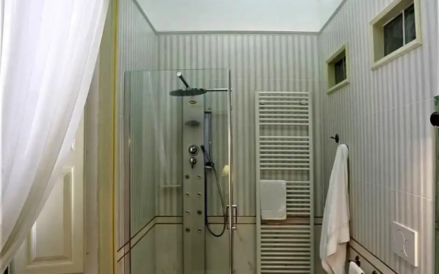 personè palace restyling