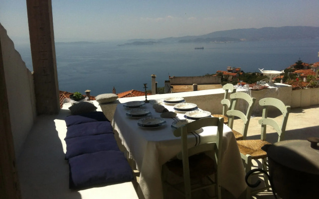 Persefonis view house