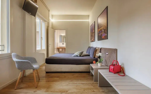 Lucy Florence Charming Modern Apartment