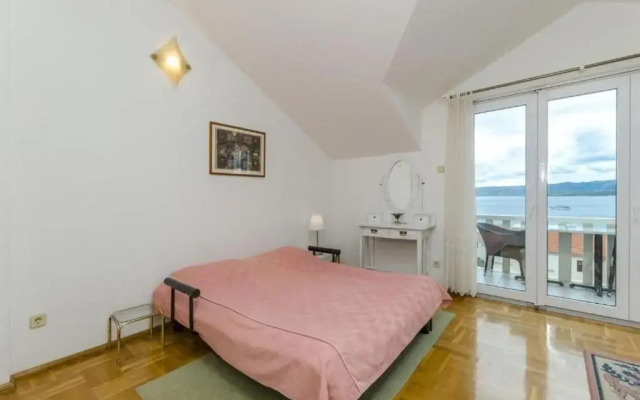 Apartments and rooms Mate1-near sea