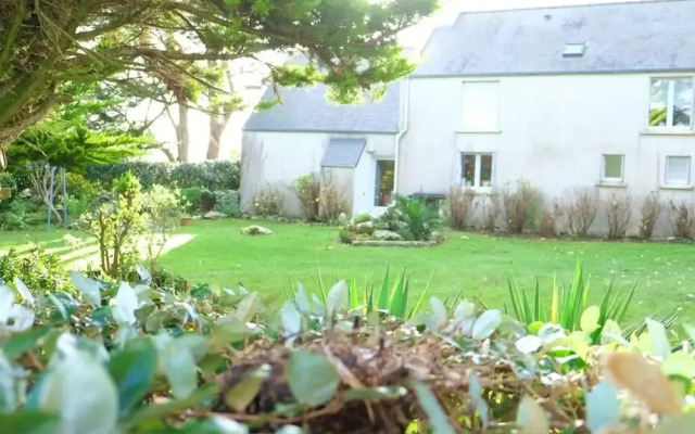 Holiday home Route de Kerlerdut