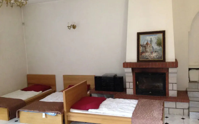 Green Country Hostel