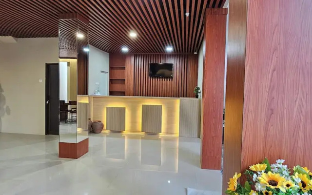 Sunflower Hotel Syariah Near Juanda