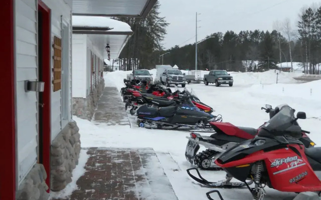 Deep River Motel