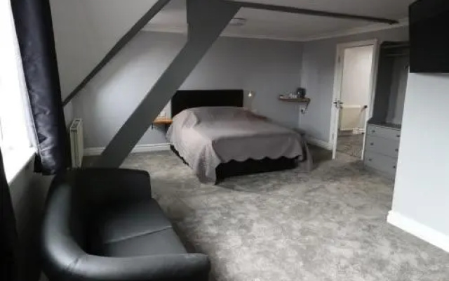 Number 33 Room Only