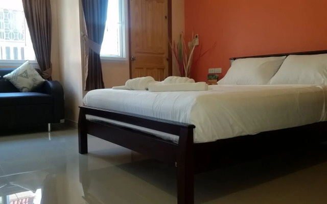 Patumnak Beach Guesthouse