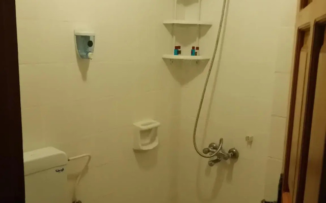 Arya Hotel