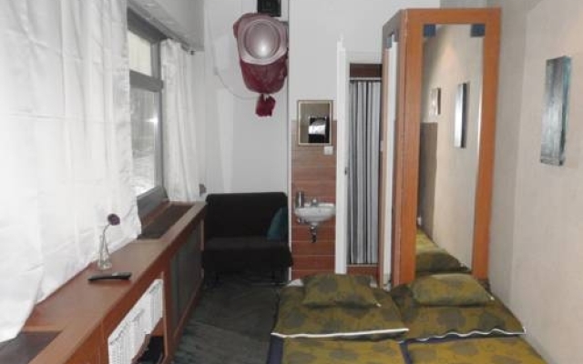 Отель Central Homes комната для гостей