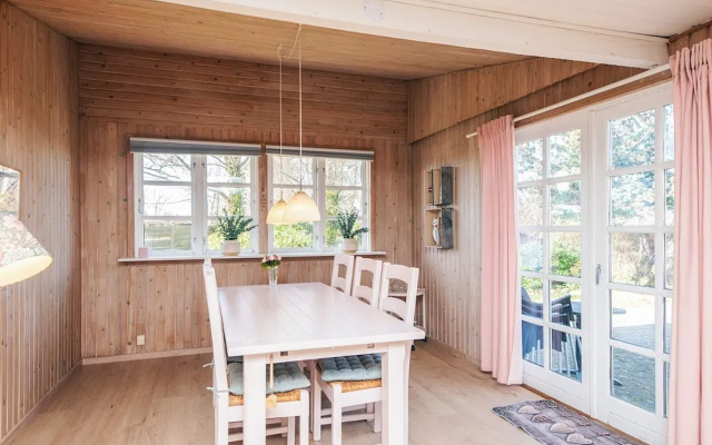 Beach Cottage With Annex