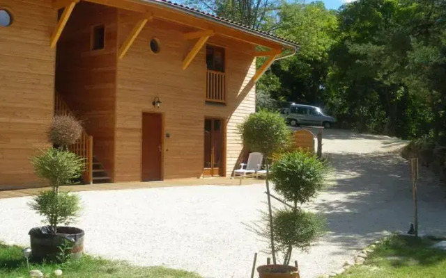 La Maison Des Papillons Bleus