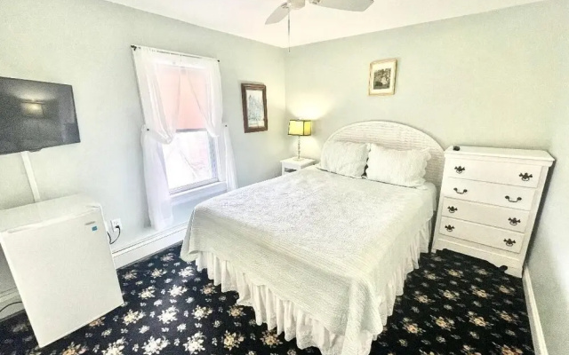 Quaker Inn